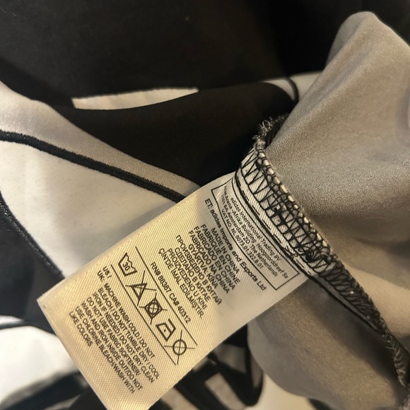 Adidas Original Women Black and Multicolor Graphic Top - Picture 6 of 6